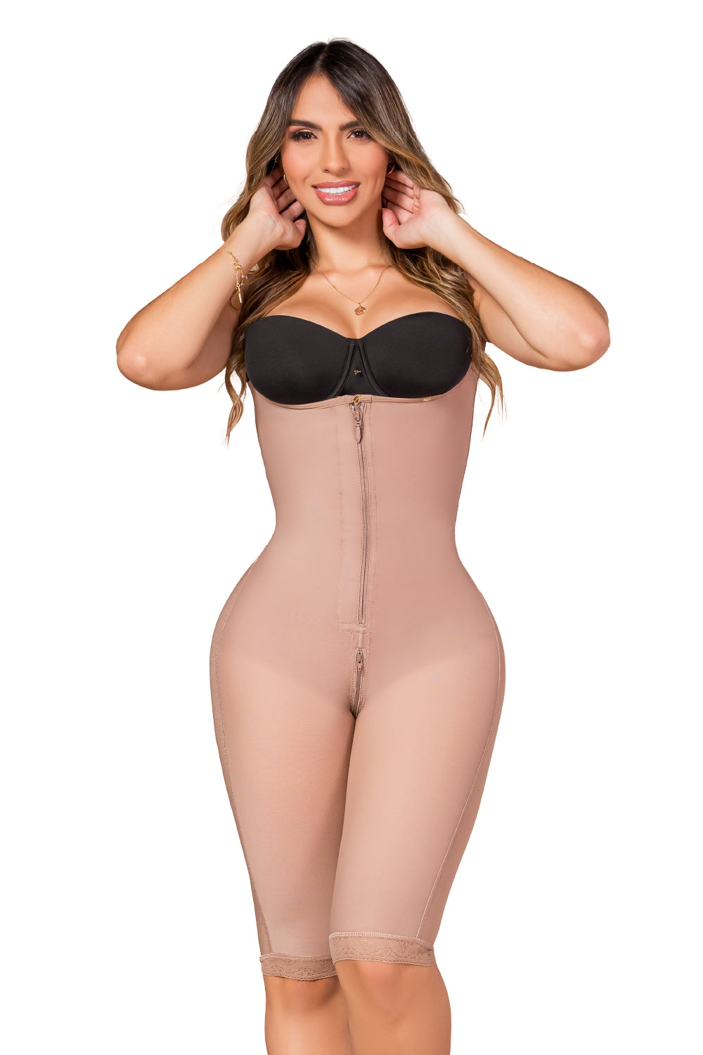 - Faja SMI7087 LA GLAMUROSA hasta la rodilla con soporte lateral removible
- Vista frontal con cierre y detalle de broches internos
- Parte posterior con efecto lifting y encaje siliconado