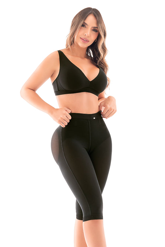 - Panty largo SMI04002 Ultrainvisible con realce natural
- Vista posterior del panty SMI04002 sin costuras en glúteos
- Detalle de encaje en piernas y control de muslos del panty SMI04002