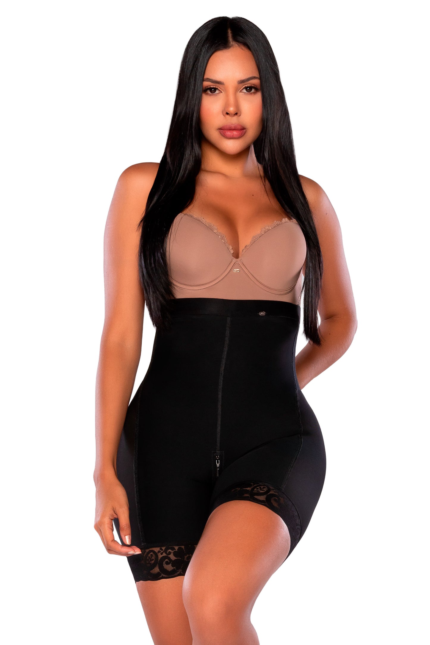- Panty Ultrainvisible SMI04004 lifting extra natural
- Vista trasera panty cierre perineal invisible
- Panty talle alto con encaje siliconado