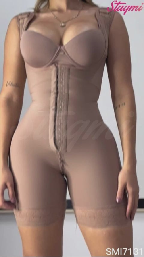 - Faja SMI7131 LA DIOSA media pierna con triple efecto lifting
- Vista lateral con compresión abdominal y estructura progresiva
- Detalle de diseño sin costuras y panty invisible incluido
