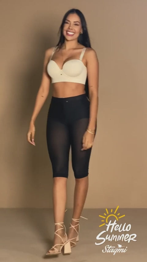 - Panty largo SMI04002 Ultrainvisible con realce natural
- Vista posterior del panty SMI04002 sin costuras en glúteos
- Detalle de encaje en piernas y control de muslos del panty SMI04002