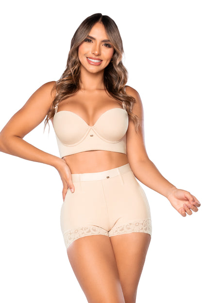 - Panty cachetero SMI04027 con realce natural y encaje
- Vista posterior del panty Ultrainvisible SMI04027 
- Detalle de cintura con ajuste y tanga gratis incluida SMI04027