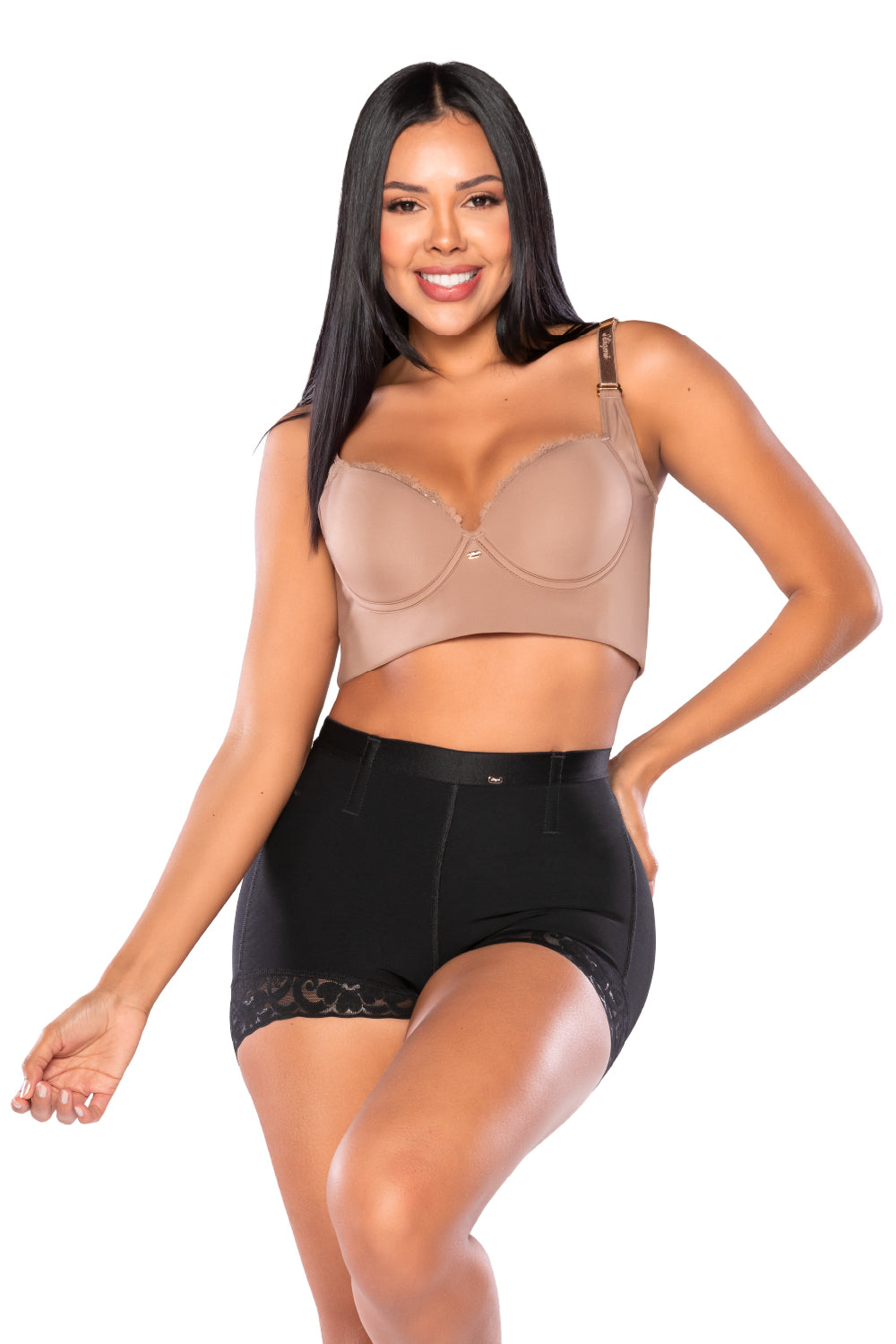 - Panty cachetero SMI04027 con realce natural y encaje
- Vista posterior del panty Ultrainvisible SMI04027 
- Detalle de cintura con ajuste y tanga gratis incluida SMI04027