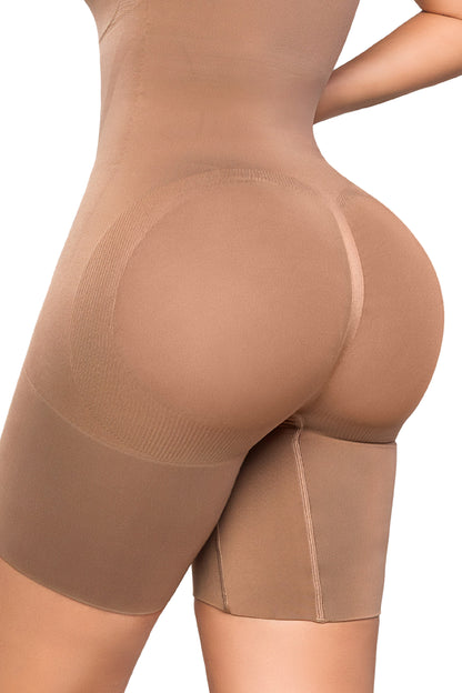 - Body faja invisible espalda alta con compresión media
- Efecto lifting natural en zona posterior con espalda cubierta
- Body moldeador con tirantes cruzados o rectos